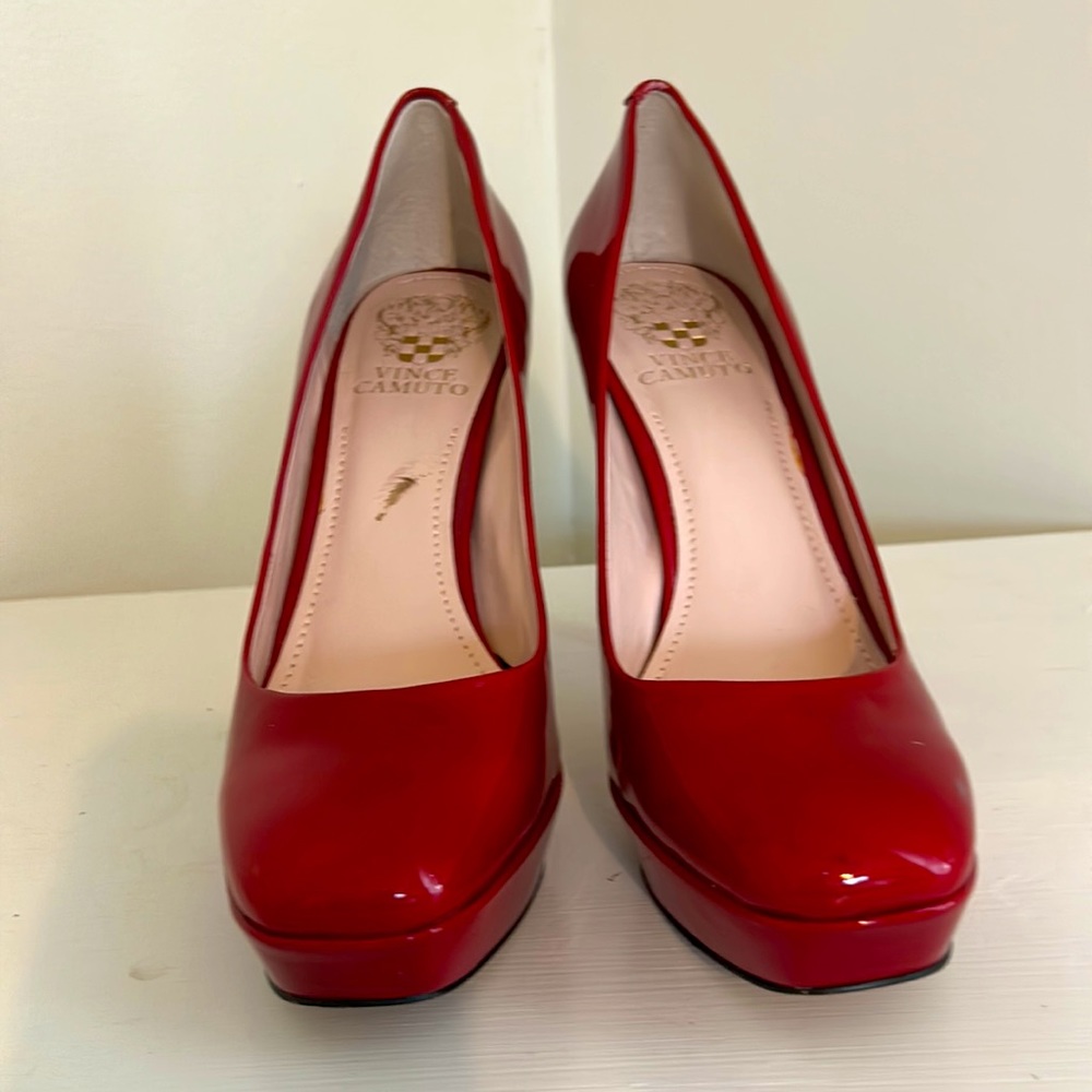 Vince Camuto NWOT women’s pumps heeled shoe size 8 in excellent condition - Picture 2 of 5